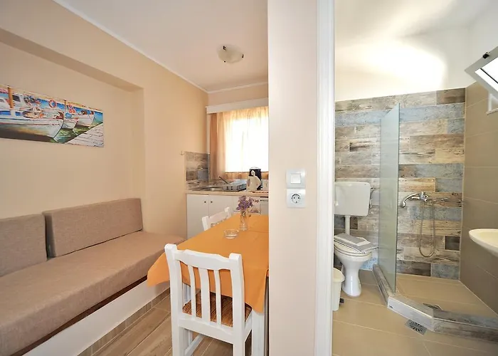 Byron Apartment *